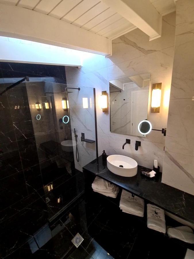 Ilia'S Luxury Suites - Adults Only Xylokastro Exterior photo